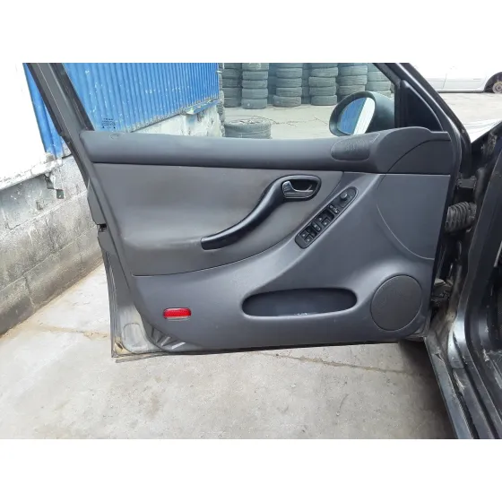 SEAT TOLEDO (1M2) '2003 *