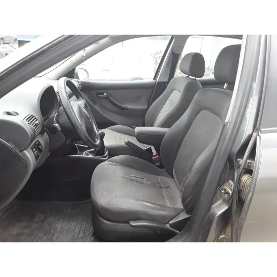 SEAT TOLEDO (1M2) '2003 *