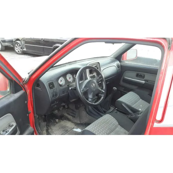 NISSAN PICK-UP (D22) '2004 2.5 16V TURBODIESEL CAT ROJO
