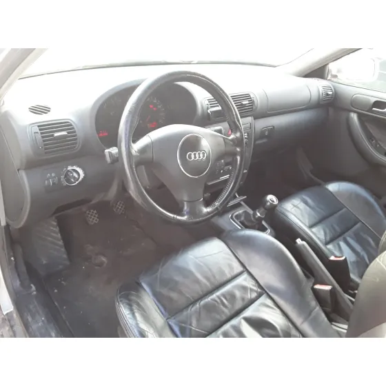 AUDI A3 (8L) '2001 * PLATA