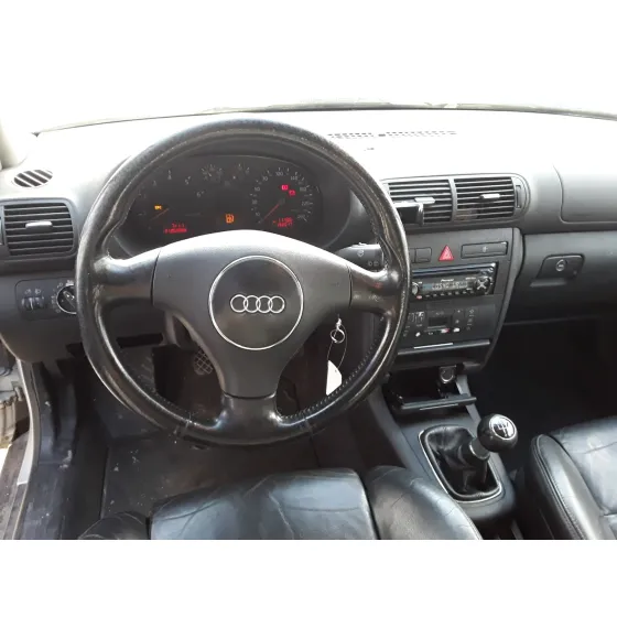 AUDI A3 (8L) '2001 * PLATA