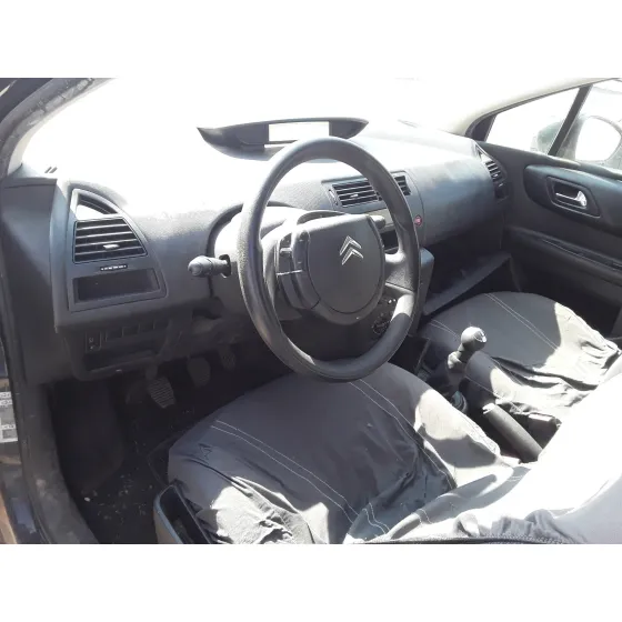CITROEN C4 BERLINA '2010 * NEGRO