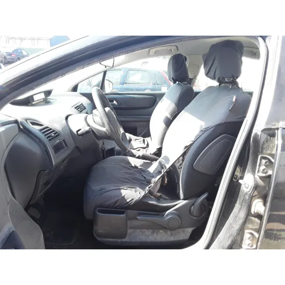 CITROEN C4 BERLINA '2010 * NEGRO