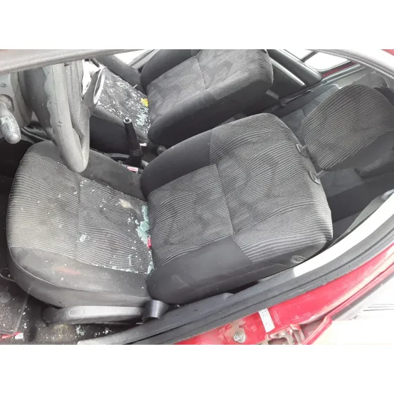 DACIA SANDERO '2009 1.6 CAT ROJO