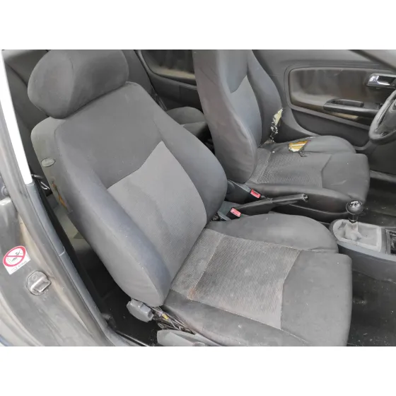 SEAT IBIZA (6L1) '2004 1.9 TDI GRIS OSCURO