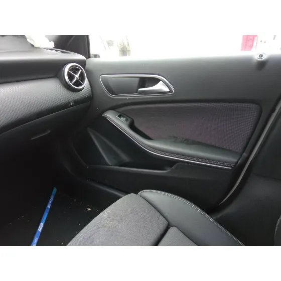 MERCEDES CLASE A (W176) '2018 1.6 CAT BLANCO