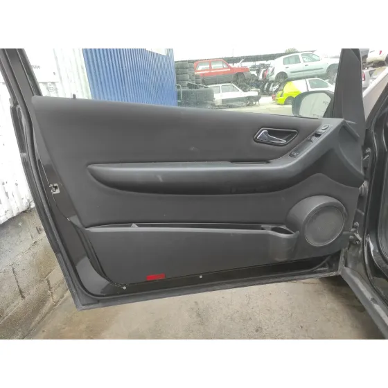 MERCEDES CLASE A (W169) '2006 1.5 CAT NEGRO