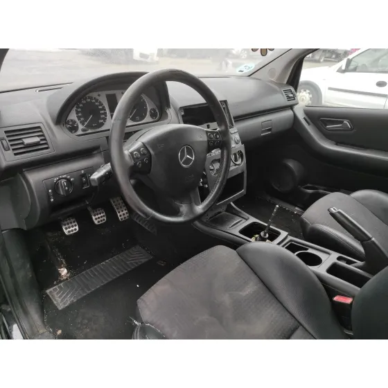 MERCEDES CLASE A (W169) '2006 1.5 CAT NEGRO