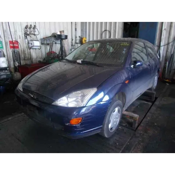 FORD FOCUS BERLINA (CAK) '2001 1.6 16V CAT AZUL