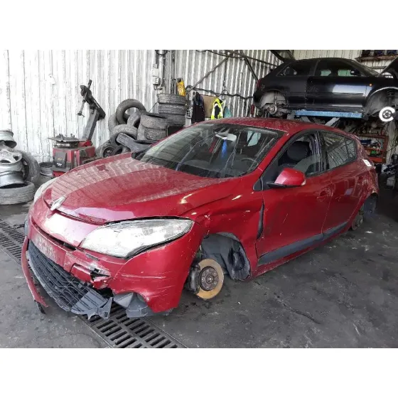 RENAULT MEGANE III BERLINA 5 P '2008 1.5 DCI DIESEL GRANATE