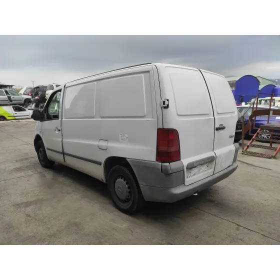 MERCEDES VITO (W638) CAJA CERRADA '2003 2.1 CC BLANCO