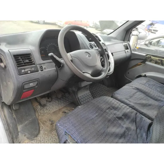 MERCEDES VITO (W638) CAJA CERRADA '2003 2.1 CC BLANCO