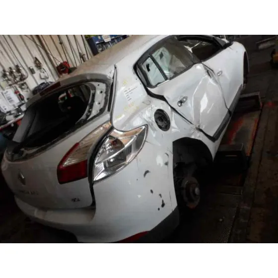 RENAULT MEGANE III BERLINA 5 P '2010 1.5 DCI DIESEL FAP BLANCO