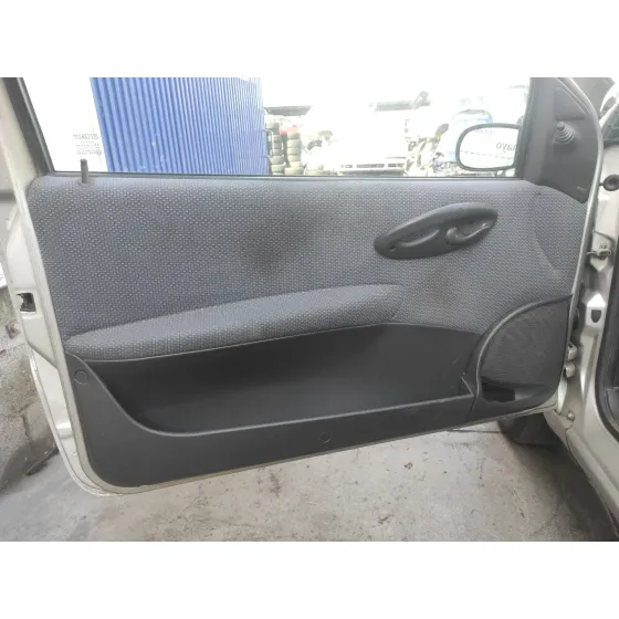 FIAT PUNTO BERLINA (188) '2005 1.2 CAT PLATA