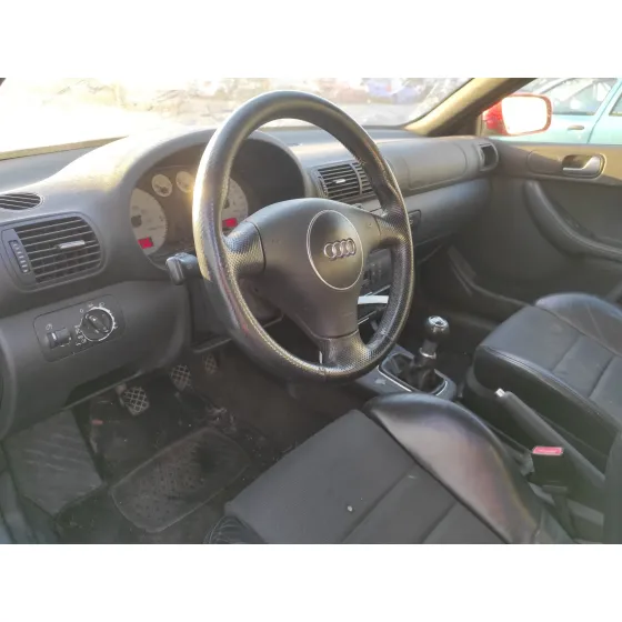 AUDI A3 (8L) '2002 1.9 TDI ROJO