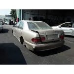 MERCEDES-BENZ CLASE E (W210) BERLINA DIESEL MERCEDES CLASE E (W210) BERLINA DIESEL '2001 2.2 CDI CAT BEIGE 1995