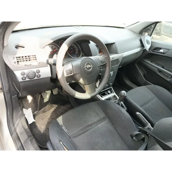 Opel ASTRA H (A04) 2004