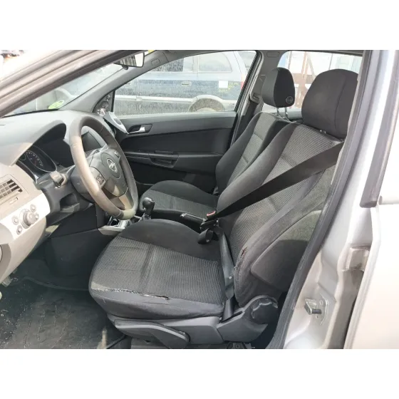 Opel ASTRA H (A04) 2004