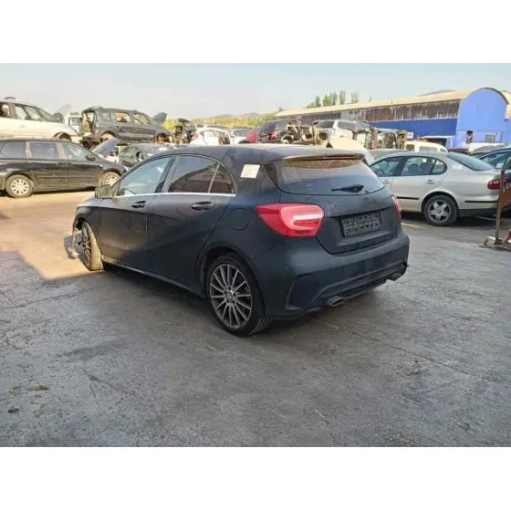 MERCEDES CLASE A (W176) '2014 * NEGRO