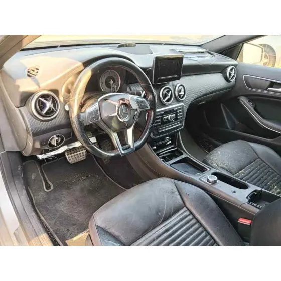 MERCEDES CLASE A (W176) '2014 * NEGRO