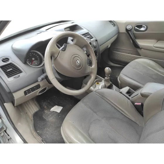 RENAULT MEGANE II BERLINA 5P '2004 1.9 DCI DIESEL PLATA
