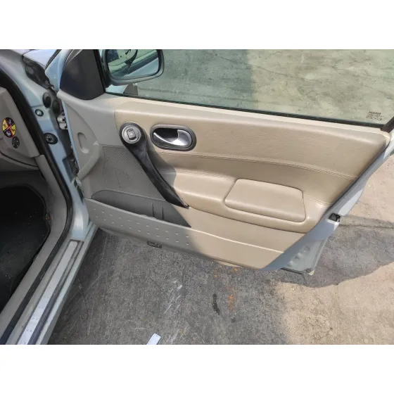 RENAULT MEGANE II BERLINA 5P '2004 1.9 DCI DIESEL PLATA