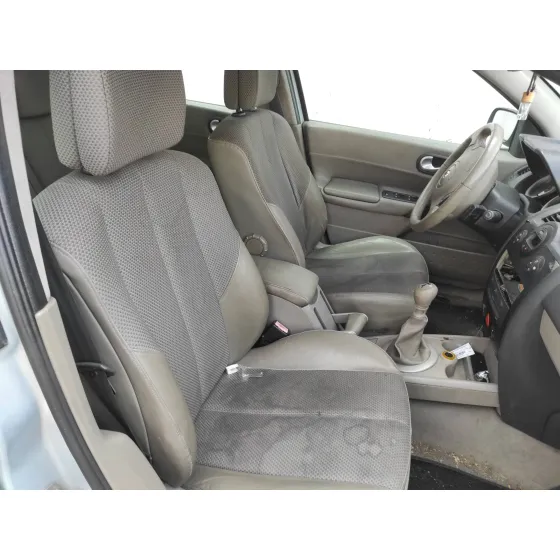 RENAULT MEGANE II BERLINA 5P '2004 1.9 DCI DIESEL PLATA