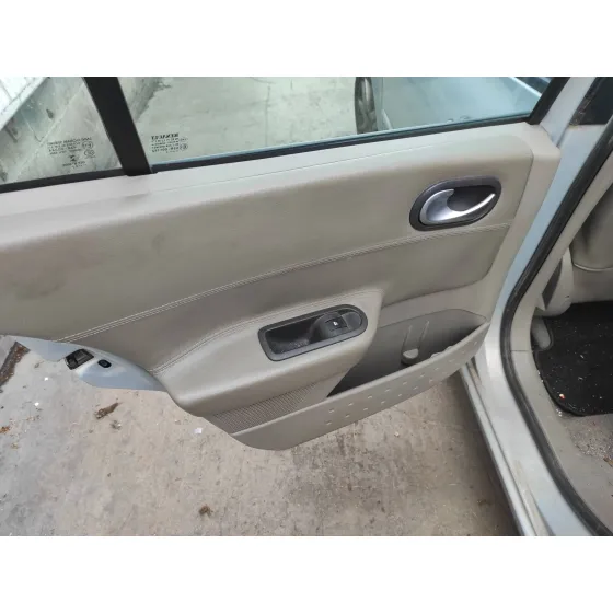 RENAULT MEGANE II BERLINA 5P '2004 1.9 DCI DIESEL PLATA