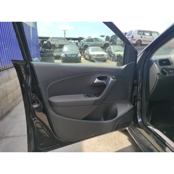 VOLKSWAGEN POLO (6R1) '2013 1.6 TDI AZUL
