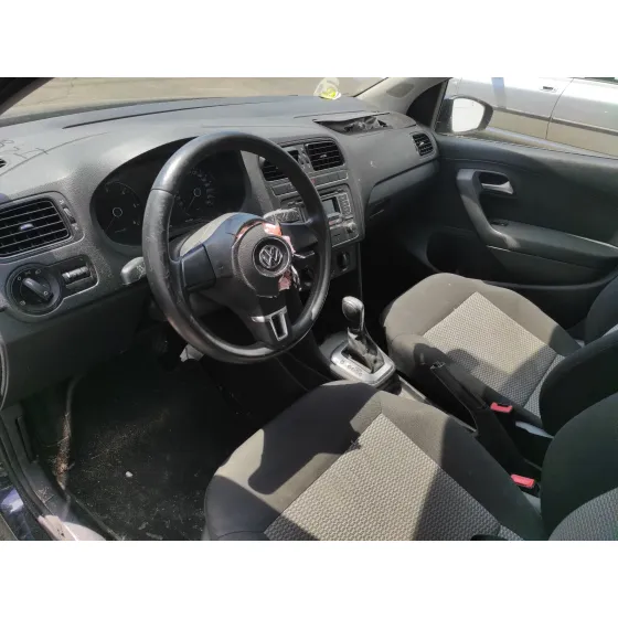 VOLKSWAGEN POLO (6R1) '2013 1.6 TDI AZUL