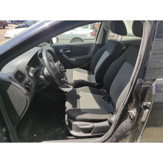 VOLKSWAGEN POLO (6R1) '2013 1.6 TDI AZUL
