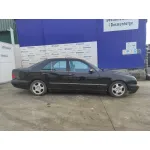 MERCEDES-BENZ CLASE E (W210) BERLINA DIESEL MERCEDES CLASE E (W210) BERLINA DIESEL '2001 * NEGRO 1995