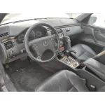 MERCEDES-BENZ CLASE E (W210) BERLINA DIESEL MERCEDES CLASE E (W210) BERLINA DIESEL '2001 * NEGRO 1995