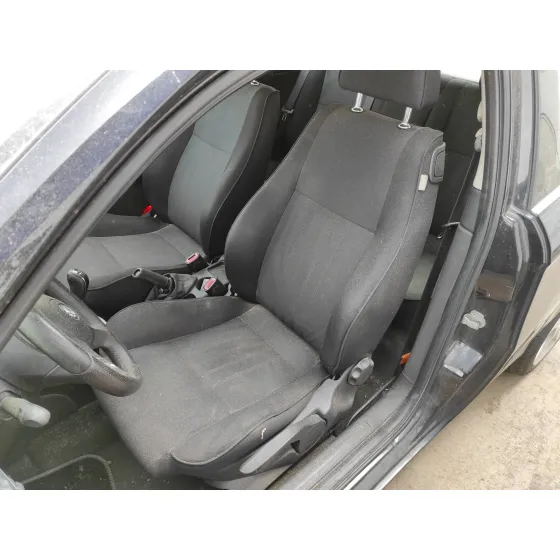 ALFA ROMEO 147 (190) '2007 1.6 16V CAT NEGRO