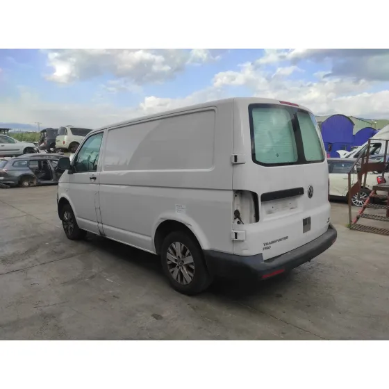 VOLKSWAGEN T5 TRANSPORTER (7E) '2015 2.0 TDI BLANCO