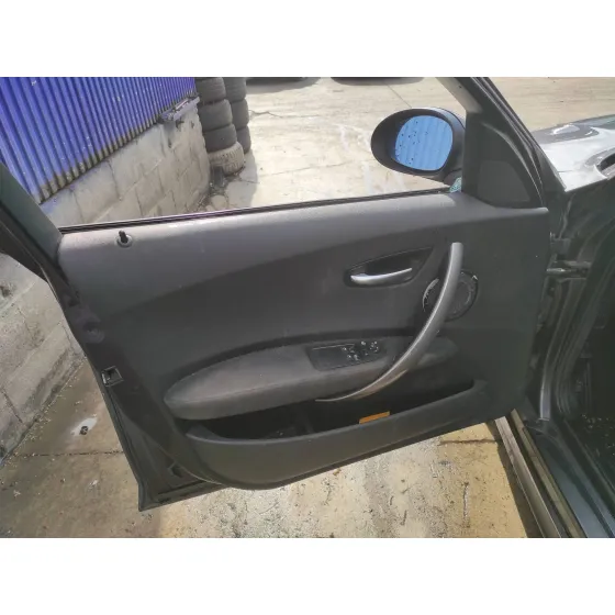 BMW SERIE 1 BERLINA (E81/E87) '2006 2.0 16V DIESEL CAT GRIS OSCURO