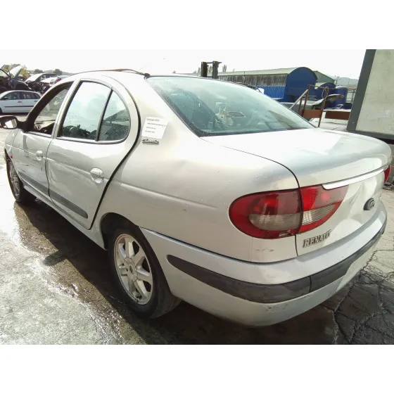 RENAULT MEGANE I CLASSIC (LA0) '2001 1.9 DTI DIESEL CAT AZUL CIELO