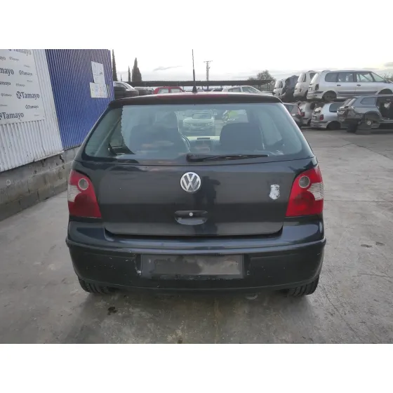 VOLKSWAGEN POLO (9N1) '2002 * NEGRO