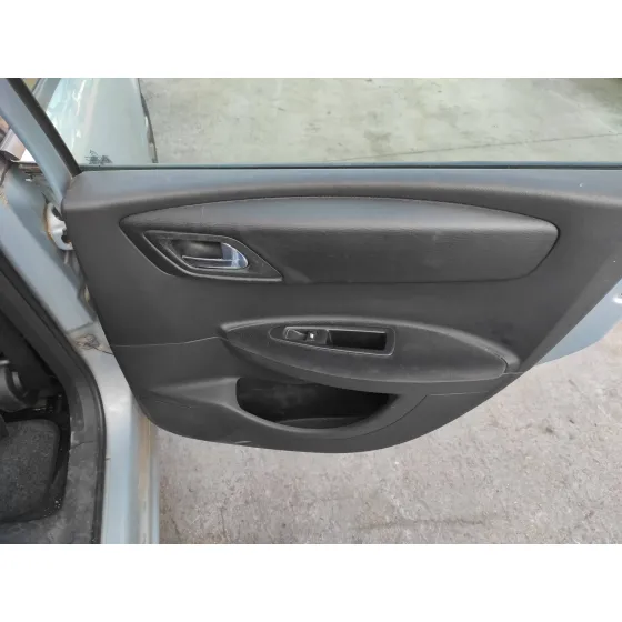 CITROEN C4 BERLINA '2004 1.6 16V HDI GRIS