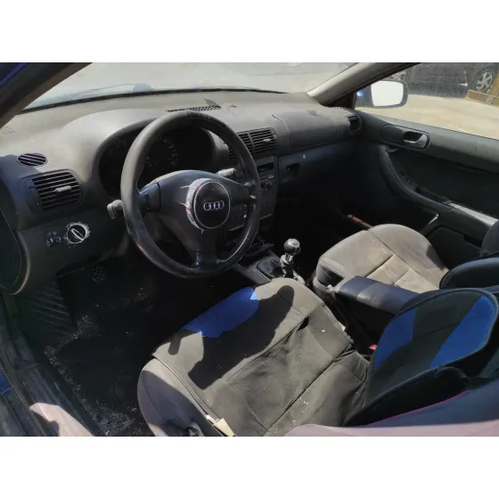 AUDI A3 (8L) '2003 1.9 TDI AZUL