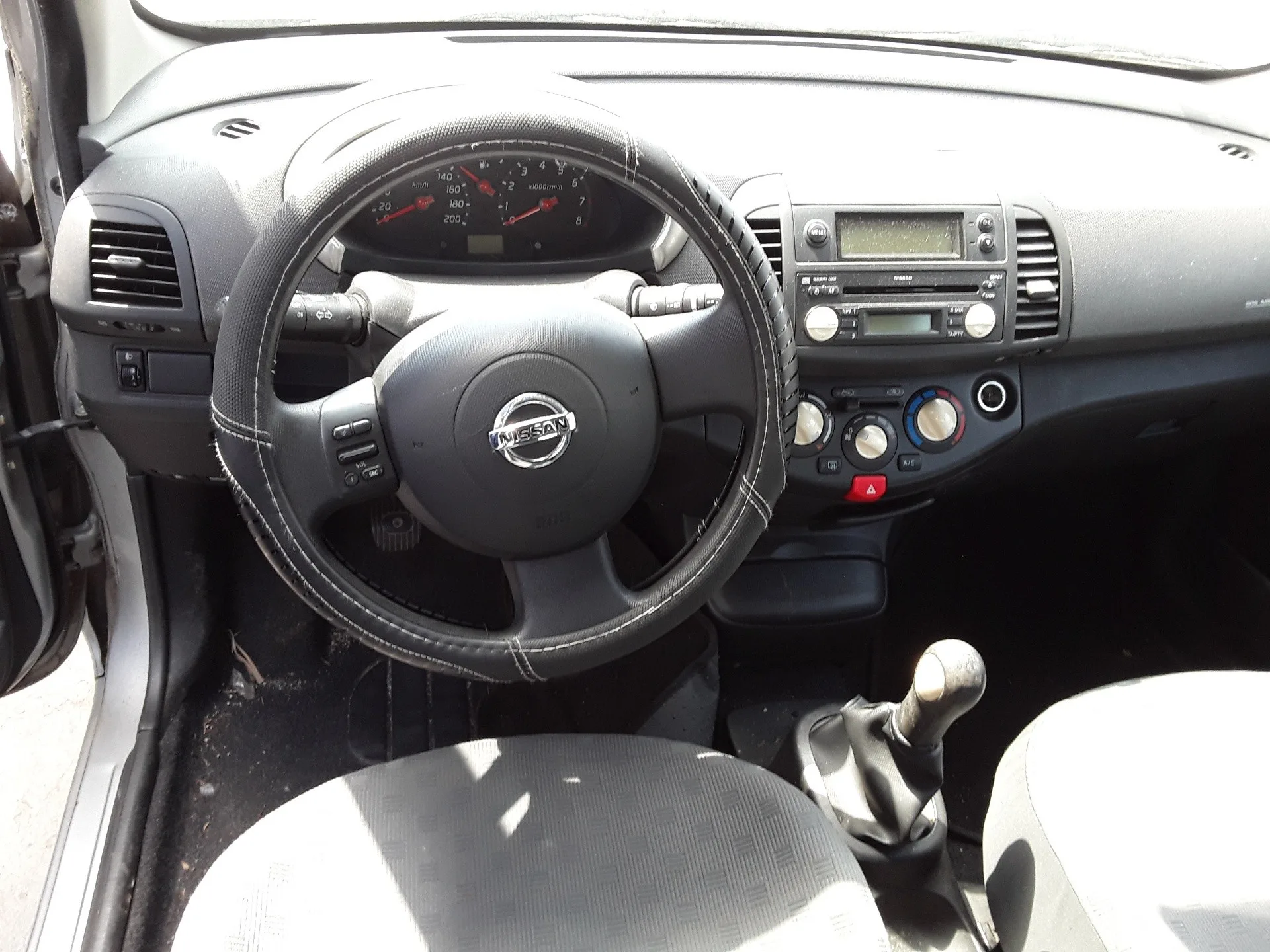 NISSAN MICRA (K12E) NISSAN MICRA (K12E) '2005 * BEIGE 2002