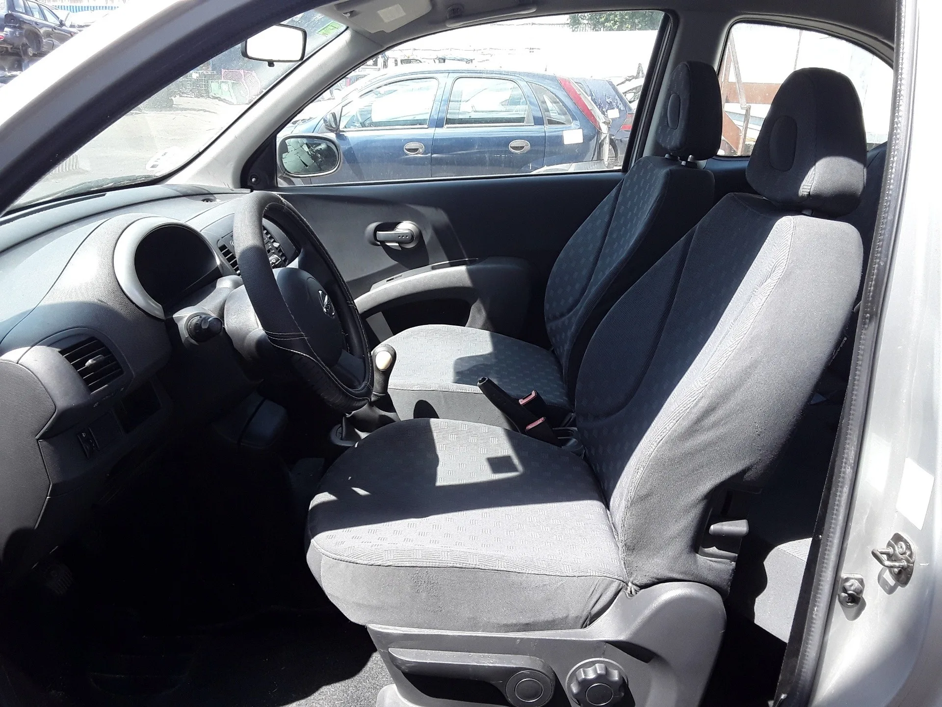 NISSAN MICRA (K12E) NISSAN MICRA (K12E) '2005 * BEIGE 2002