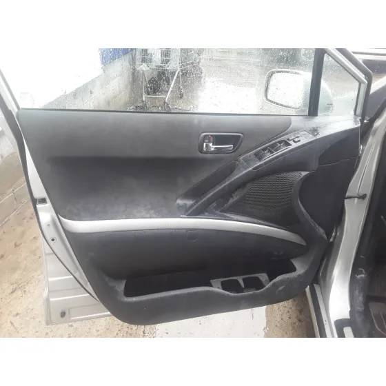 TOYOTA COROLLA VERSO (R1) '2006 2.2 D-CAT PLATA