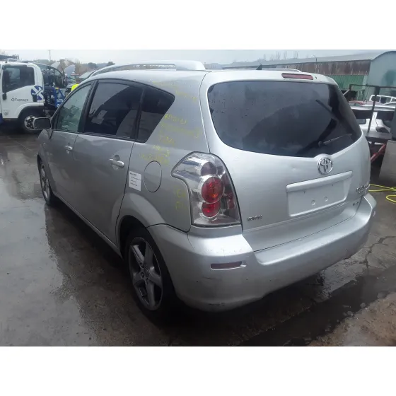 TOYOTA COROLLA VERSO (R1) '2006 2.2 D-CAT PLATA