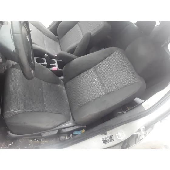 TOYOTA COROLLA VERSO (R1) '2006 2.2 D-CAT PLATA