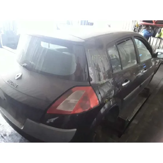 RENAULT MEGANE II BERLINA 5P '2005 1.9 DCI DIESEL NEGRO