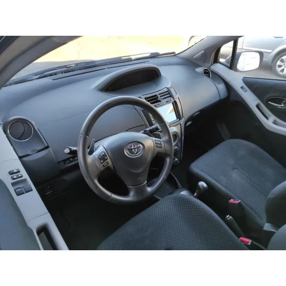 TOYOTA YARIS '2010 1.3 16V CAT ROJO