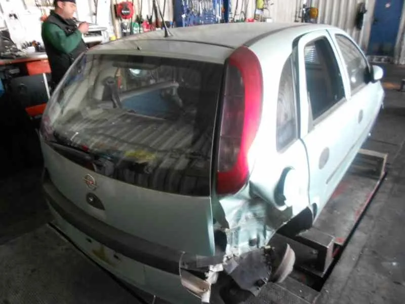 OPEL CORSA C OPEL CORSA C '2001 1.2 16V CAT (Z 12 XE / LW4) VERDE 2000