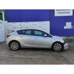 OPEL ASTRA J LIM. OPEL ASTRA J LIM. '2010 1.6 16V CAT PLATA 2009