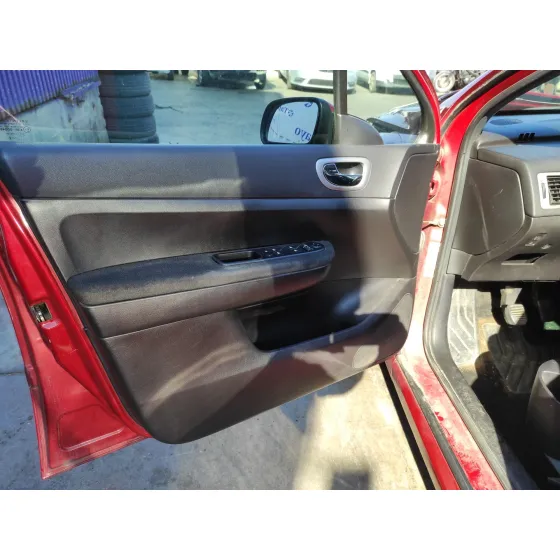 PEUGEOT 307 BREAK / SW (S1) '2005 2.0 16V HDI FAP CAT (RHR / DW10BTED4) ROJO